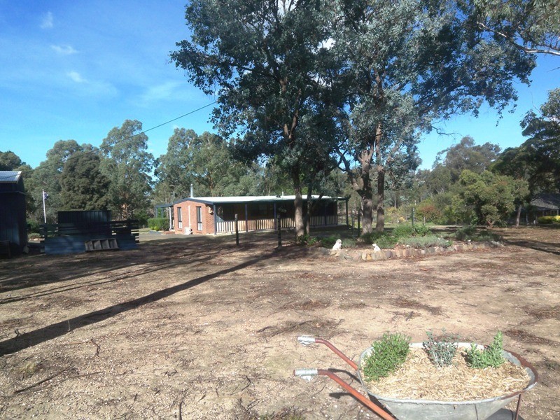 18 Nerrigundah Drive, Glenmaggie VIC 3858