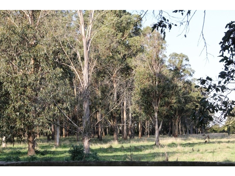 Cnr Sharefarm Road, Clydebank VIC 3851