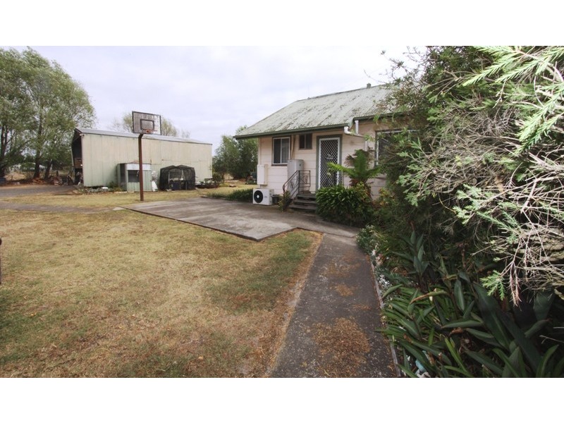 195 Nambrok Hall Road, Nambrok VIC 3847