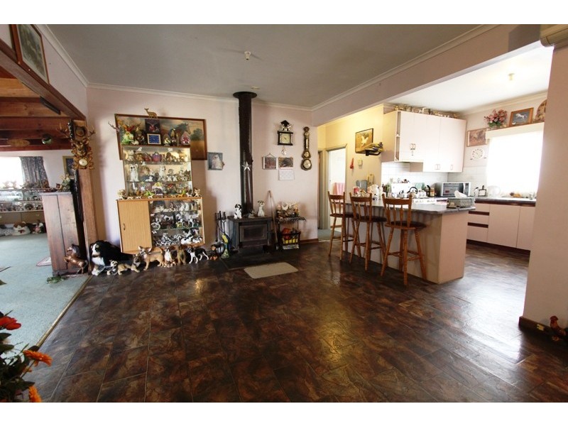 195 Nambrok Hall Road, Nambrok VIC 3847