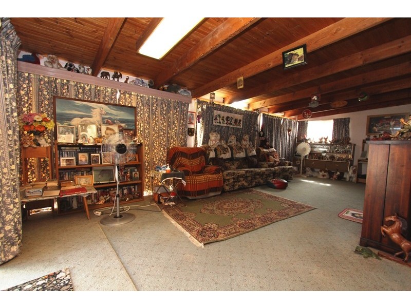 195 Nambrok Hall Road, Nambrok VIC 3847