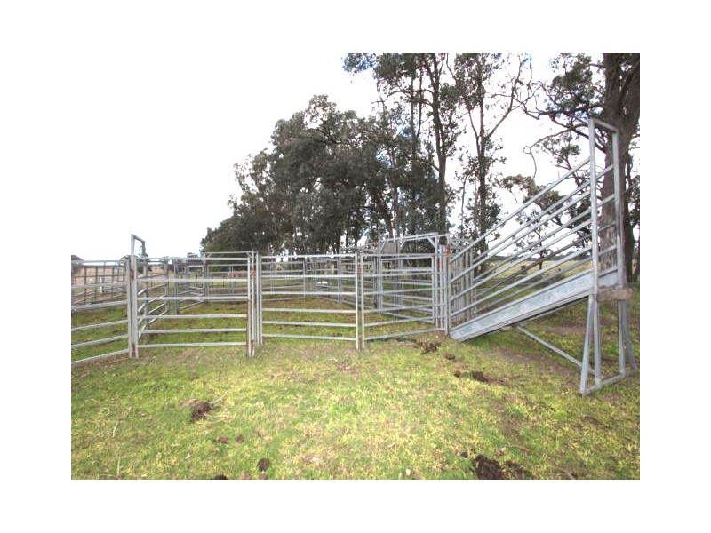 320 Glenadale, Fernbank VIC 3864