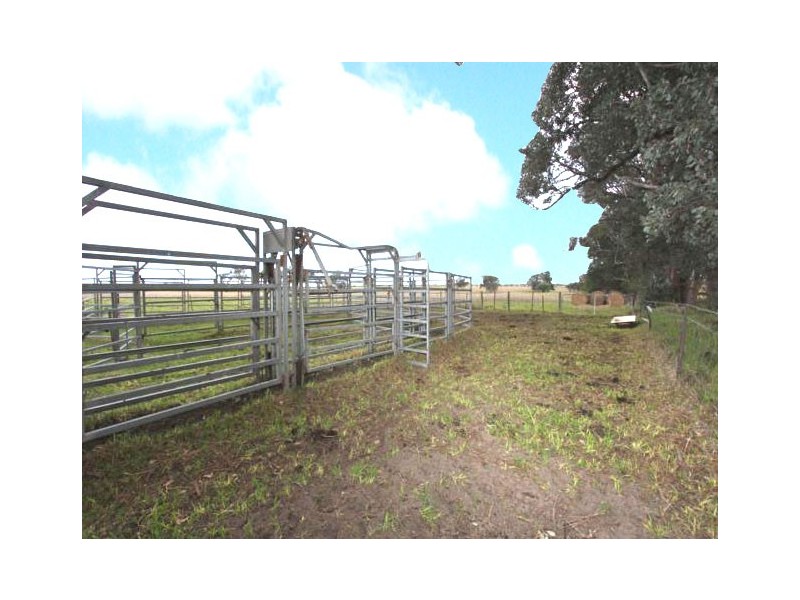 320 Glenadale, Fernbank VIC 3864