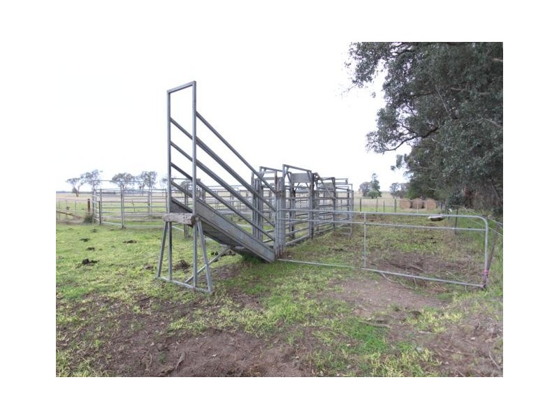 320 Glenadale, Fernbank VIC 3864