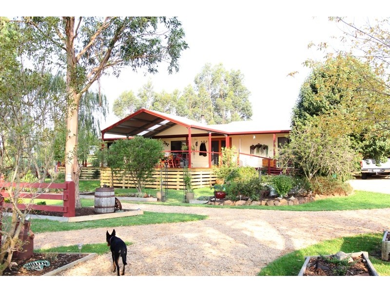 76 Mawleys Road, Cobains VIC 3851