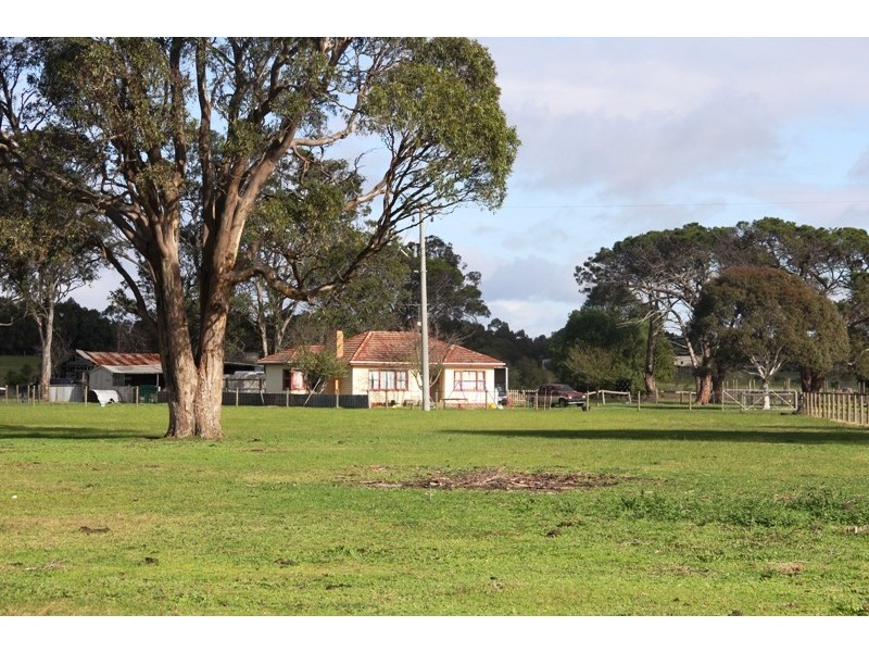 18 Friends Road, Rosedale VIC 3847
