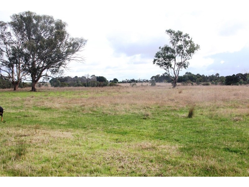 18 Friends Road, Rosedale VIC 3847