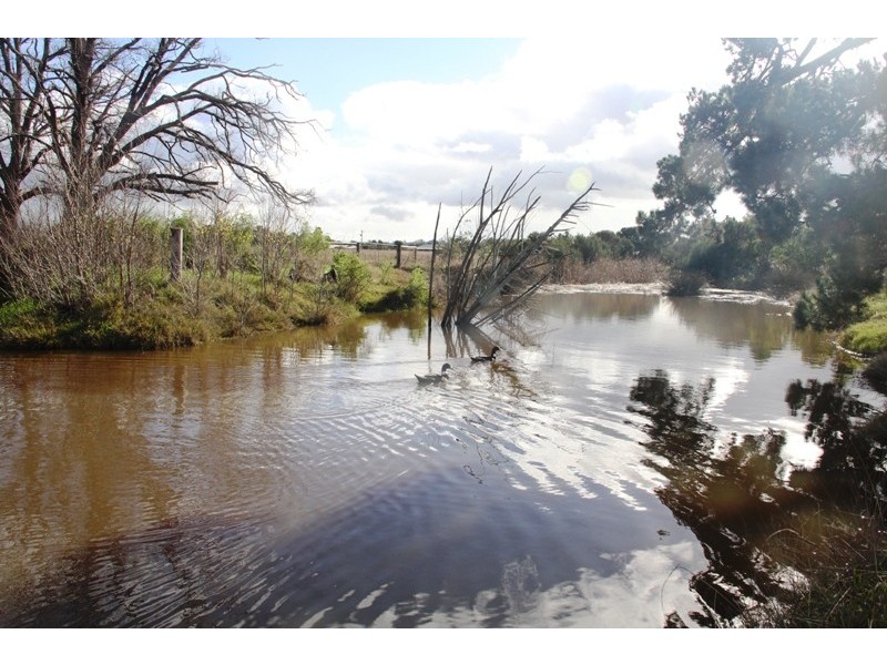 18 Friends Road, Rosedale VIC 3847