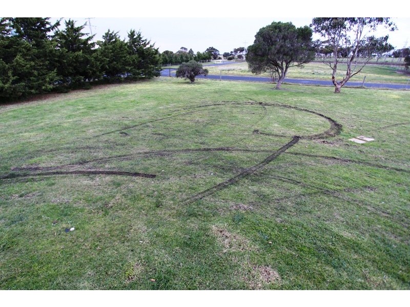 13 Panorama Drive, Seaspray VIC 3851