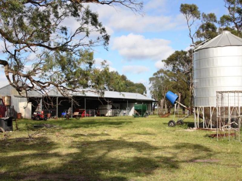 803 Hawkins Road, Longford VIC 3851