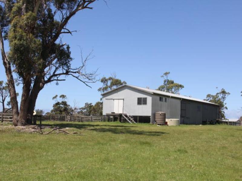 803 Hawkins Road, Longford VIC 3851