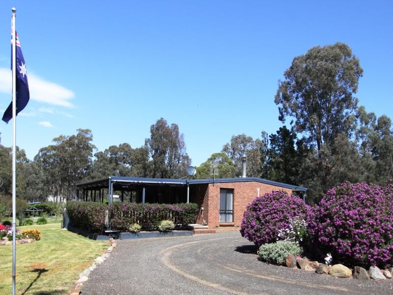 18 Nerrigundah Drive, Glenmaggie VIC 3858