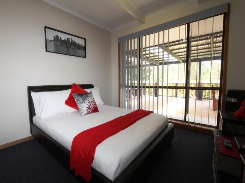 18 Nerrigundah Drive, Glenmaggie VIC 3858
