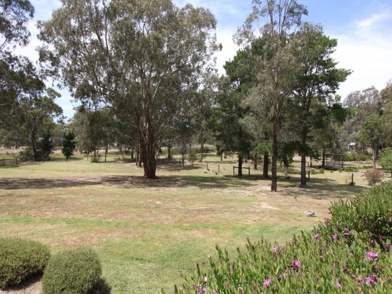 18 Nerrigundah Drive, Glenmaggie VIC 3858