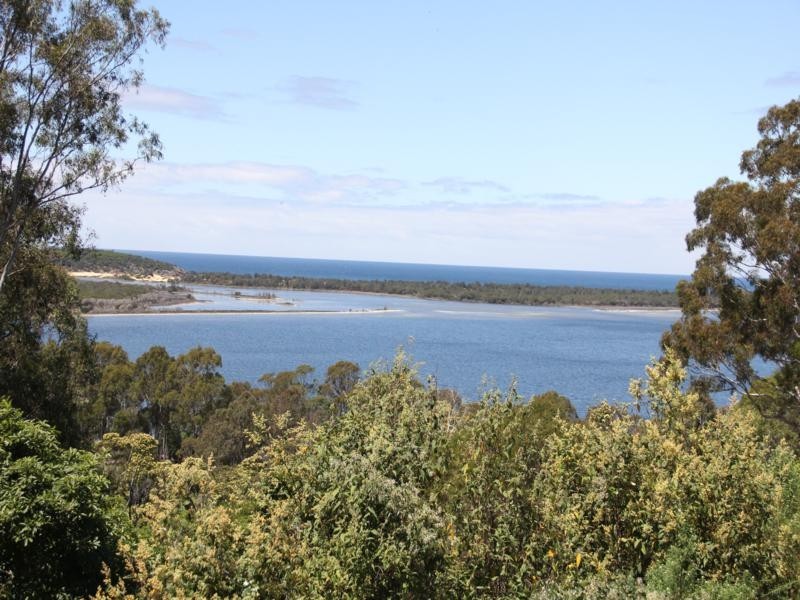 125 Toorak Avenue, Loch Sport VIC 3851