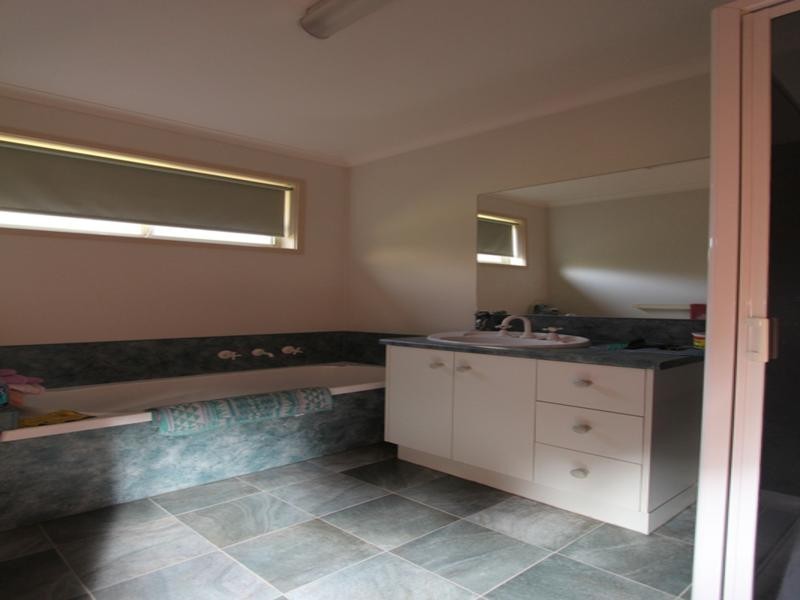 . LIND AVENUE, Dargo VIC 3862