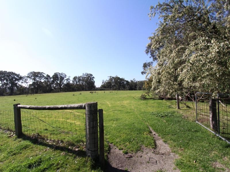 681 BUXTON’S LANE, Stradbroke VIC 3851