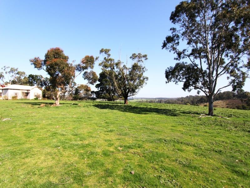 681 BUXTON’S LANE, Stradbroke VIC 3851