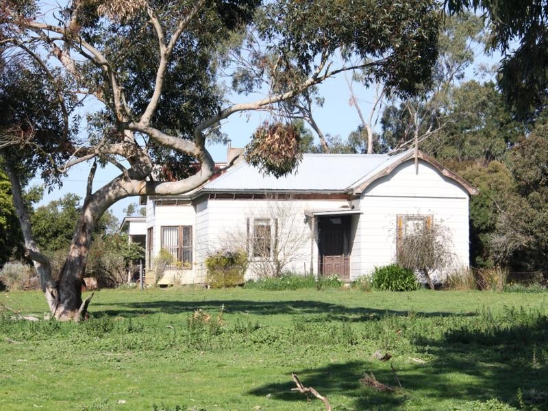 681 BUXTON’S LANE, Stradbroke VIC 3851