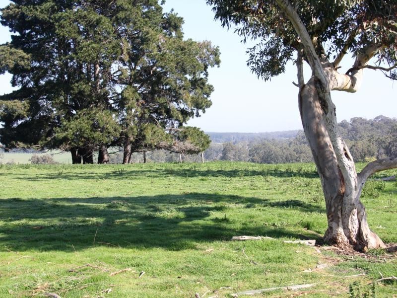 681 BUXTON’S LANE, Stradbroke VIC 3851