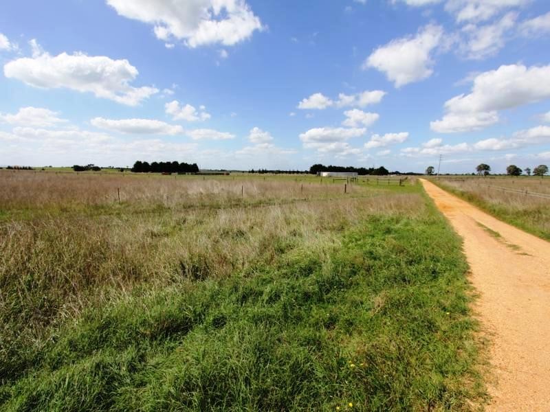 1 MCKINNONS ROAD, Heyfield VIC 3858