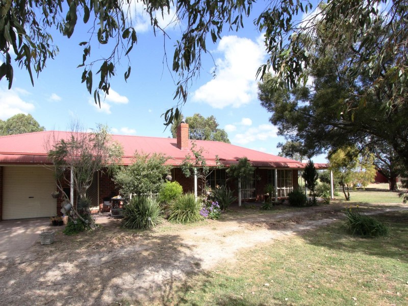 121 LANGSHAWS LANE, Fulham VIC 3851