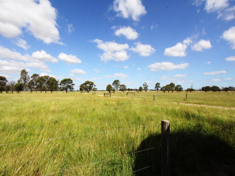 121 LANGSHAWS LANE, Fulham VIC 3851