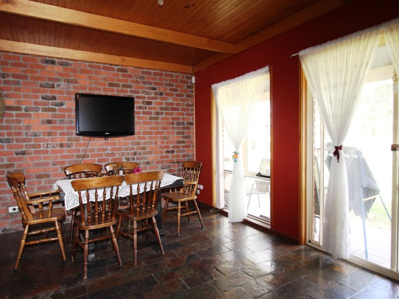 121 LANGSHAWS LANE, Fulham VIC 3851