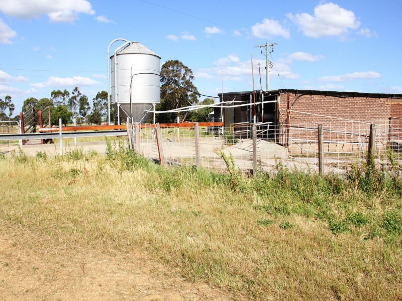 121 LANGSHAWS LANE, Fulham VIC 3851