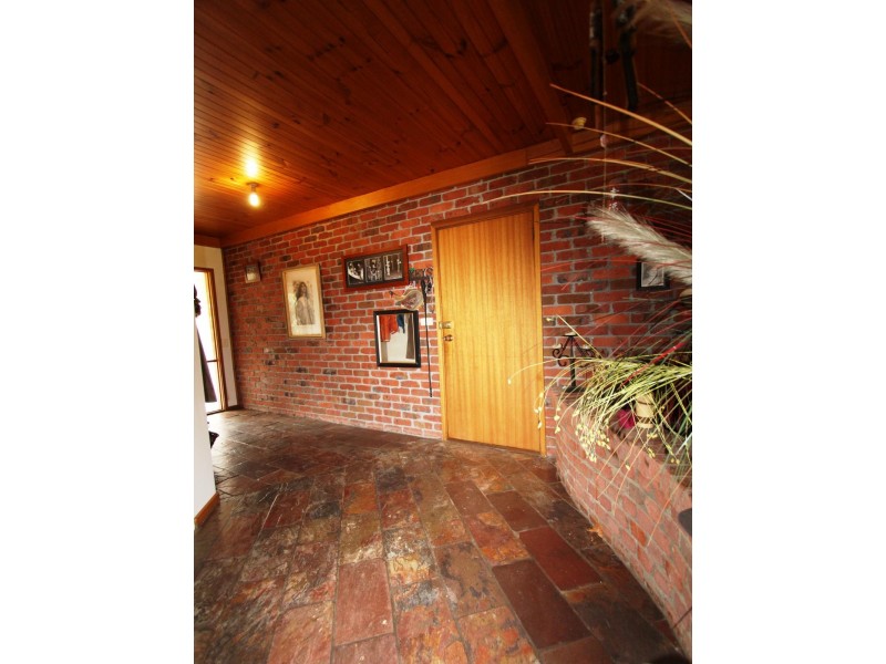 121 LANGSHAWS LANE, Fulham VIC 3851