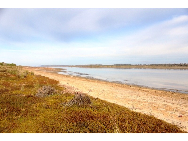 . FORESHORE DRIVE, Golden Beach VIC 3851