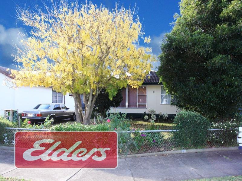 11 ELSTON COURT, Sale VIC 3850