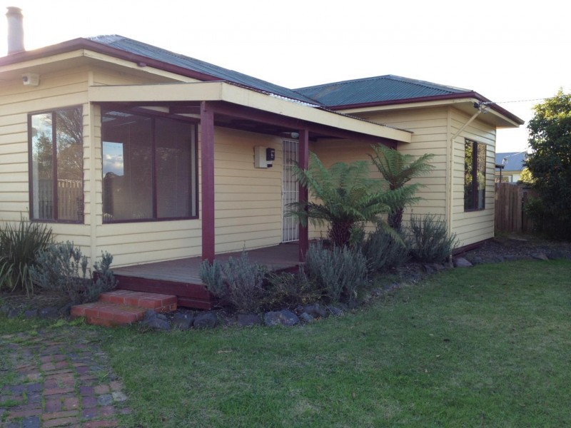 15 Anderson Street, Heyfield VIC 3858