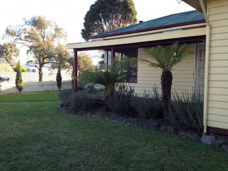 15 Anderson Street, Heyfield VIC 3858