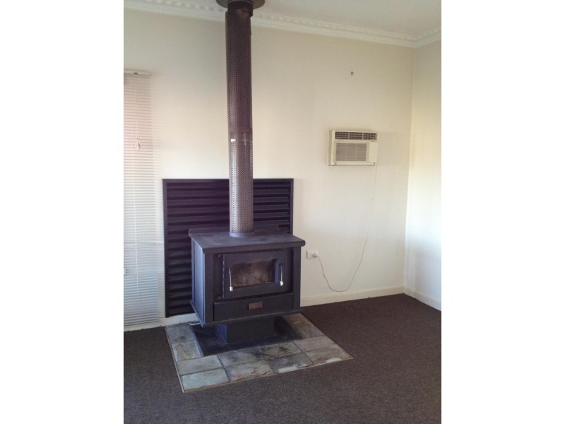 15 Anderson Street, Heyfield VIC 3858