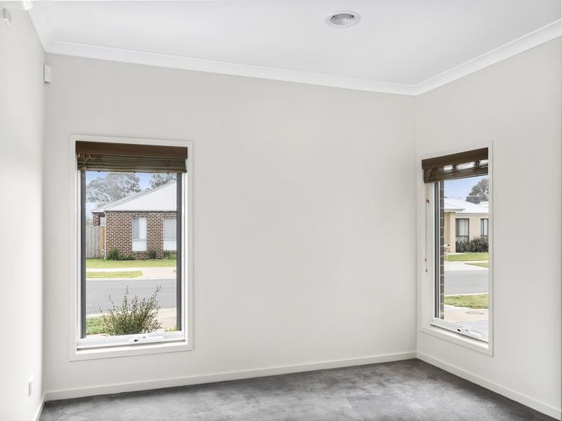 . Mia Street, Sale VIC 3850