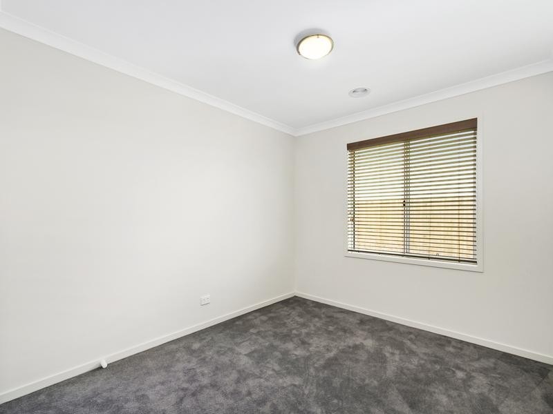 . Mia Street, Sale VIC 3850