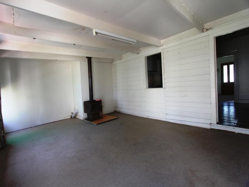 27 Main Road, Seaspray VIC 3851