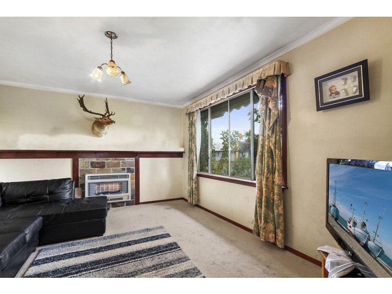 1 Overend Cres, Sale VIC 3850
