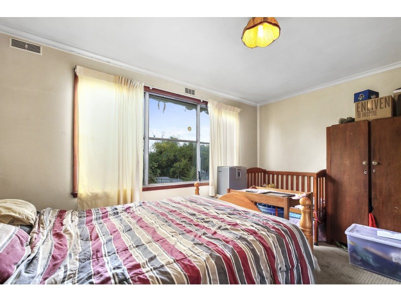 1 Overend Cres, Sale VIC 3850