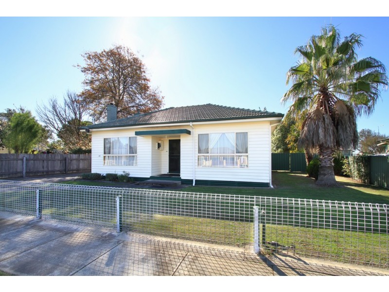 39 Bruce Street, Heyfield VIC 3858