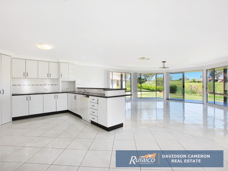 17 Eureka Place, Tamworth NSW 2340