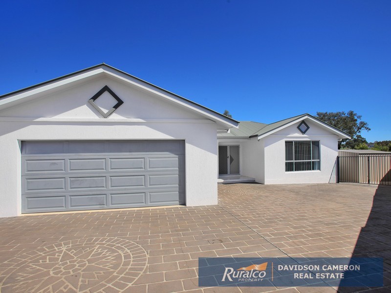17 Eureka Place, Tamworth NSW 2340