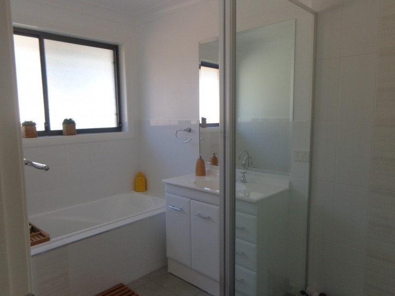 52 Semillon Drive, Tamworth NSW 2340