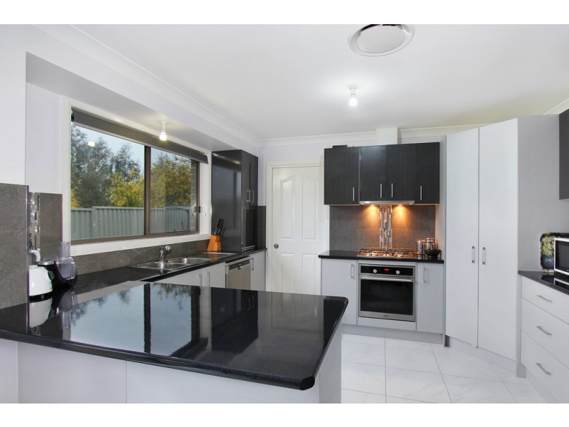 8 Gungurru Close, Tamworth NSW 2340