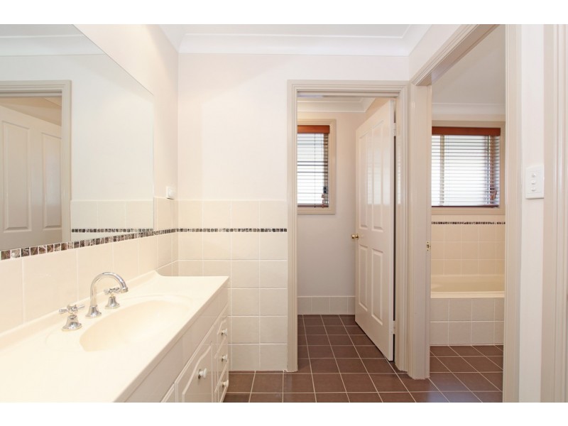 90 North St, Tamworth NSW 2340