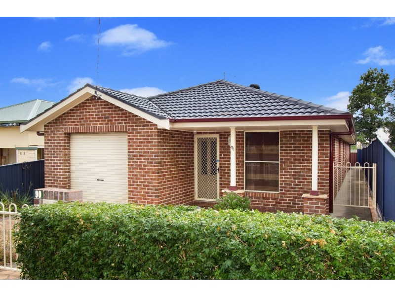 90 North St, Tamworth NSW 2340
