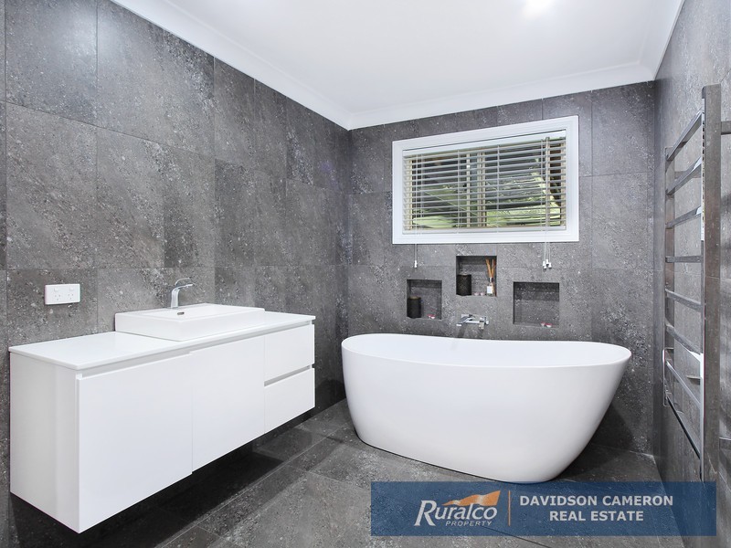8 Herden Road, Tamworth NSW 2340