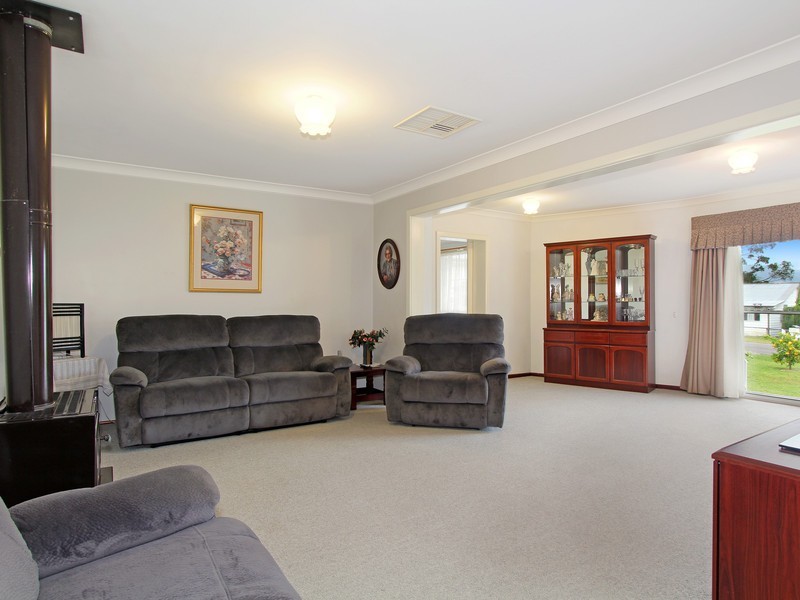 19 Laurel Street, Kootingal NSW 2352