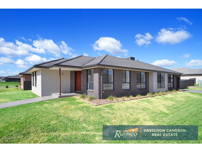 47 Warrah Drive, Tamworth NSW 2340